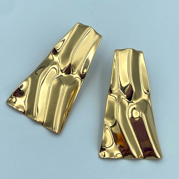 Earrings-Gold coloured Swirl - Picture 2 of 3